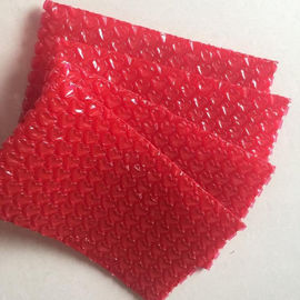 中国 湿気のカスタマイズされる防止の赤い泡封筒はライン船積みでのために設計します 工場